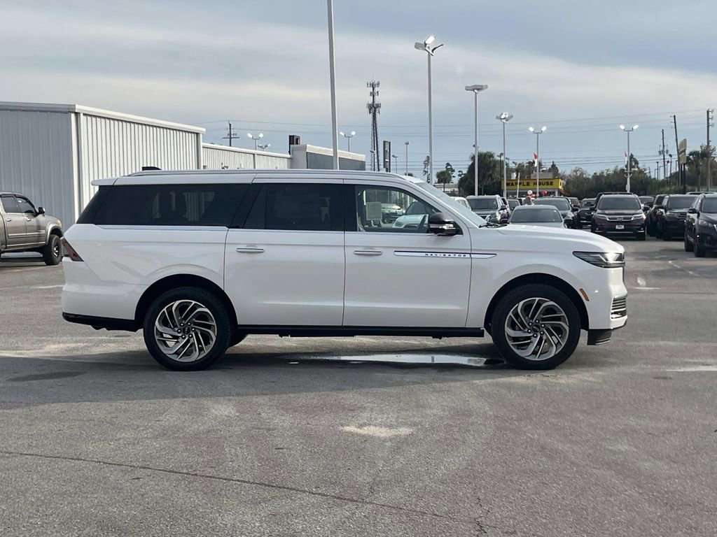 New 2025 Lincoln Navigator L Reserve image 6