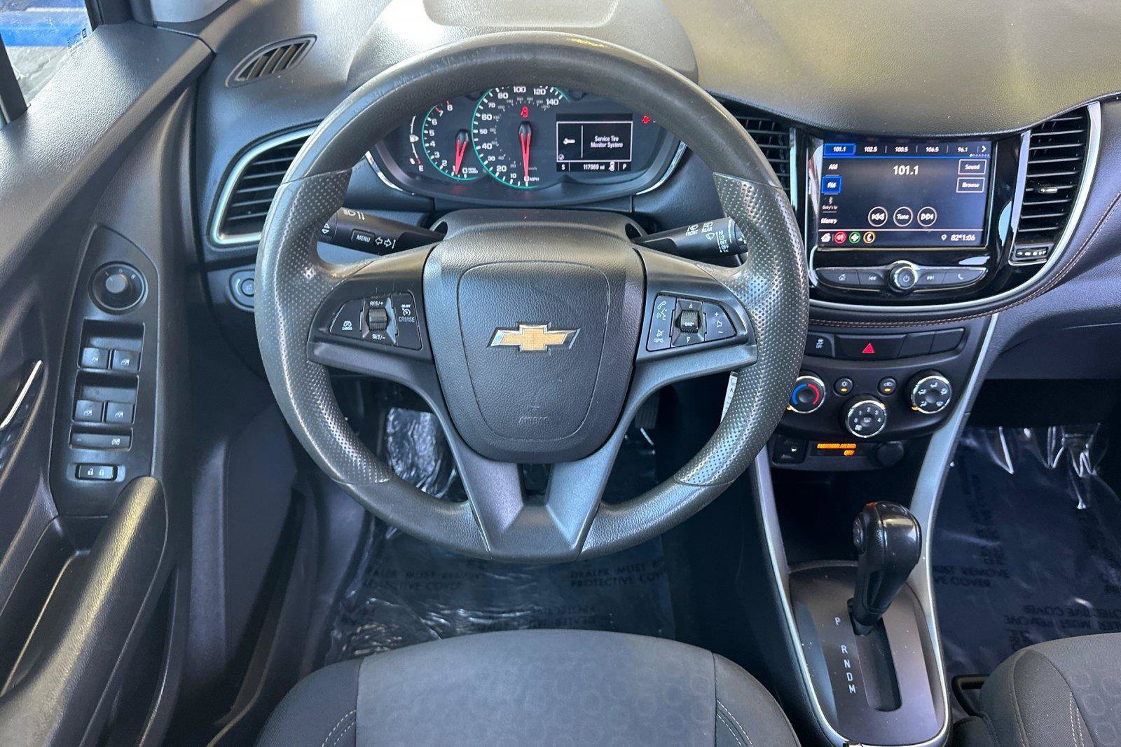 Used 2022 Chevrolet Trax LS w/ Tint and Cruise Package AWD/4WD image 13
