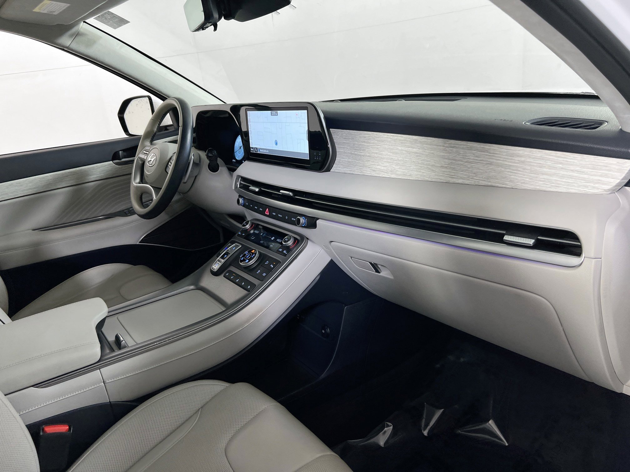 Used 2023 Hyundai Palisade Calligraphy image 32