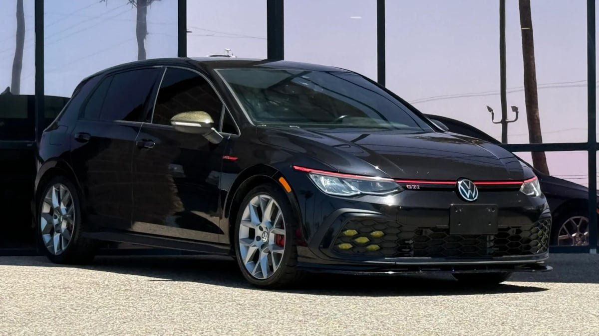 Used 2022 Volkswagen GTI S FWD image 17