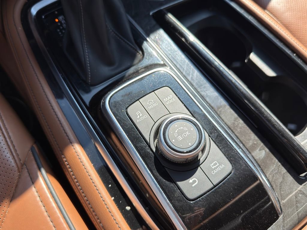 Used 2023 INFINITI QX80 Sensory w/ All-Season Package image 17