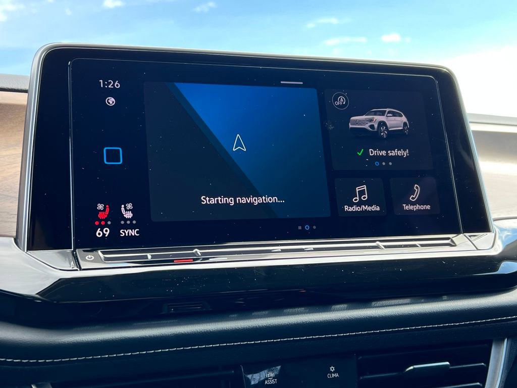 Used 2025 Volkswagen Atlas SE image 28