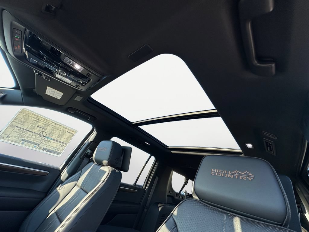 New 2026 Chevrolet Suburban High Country AWD/4WD image 18