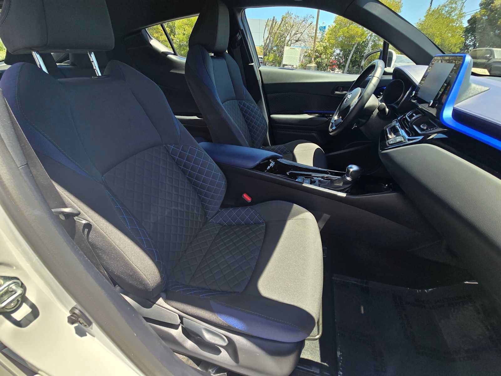 Used 2022 Toyota C-HR XLE FWD image 10