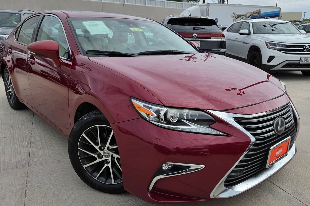 Used 2017 Lexus ES 350 w/ Luxury Package