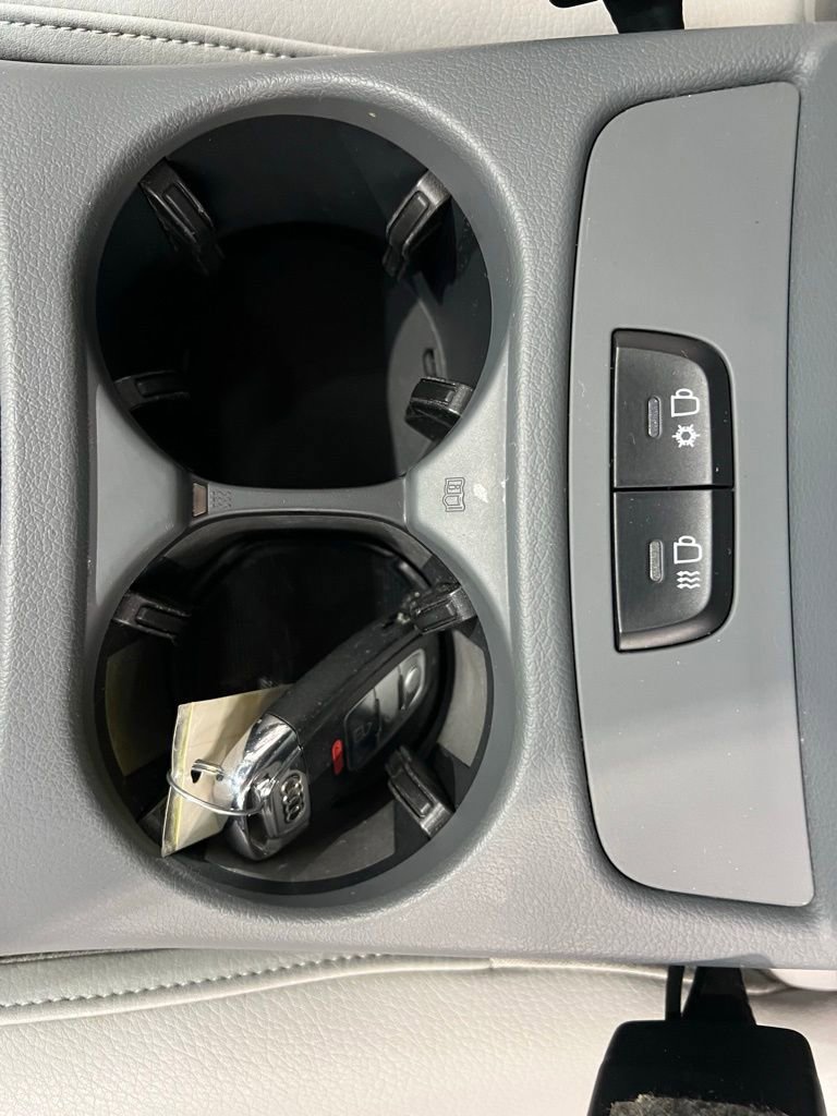 Used 2013 Audi Q5 3.0T Prestige image 40