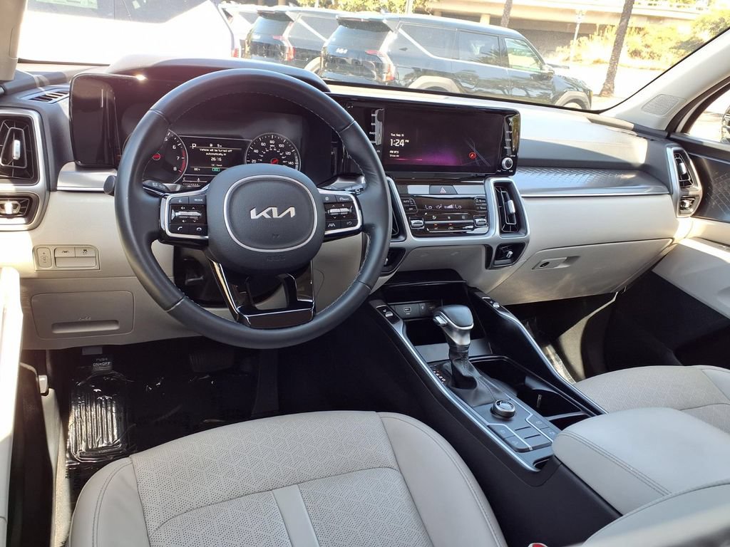 Certified 2023 Kia Sorento S w/ Panoramic Sunroof Package FWD image 12