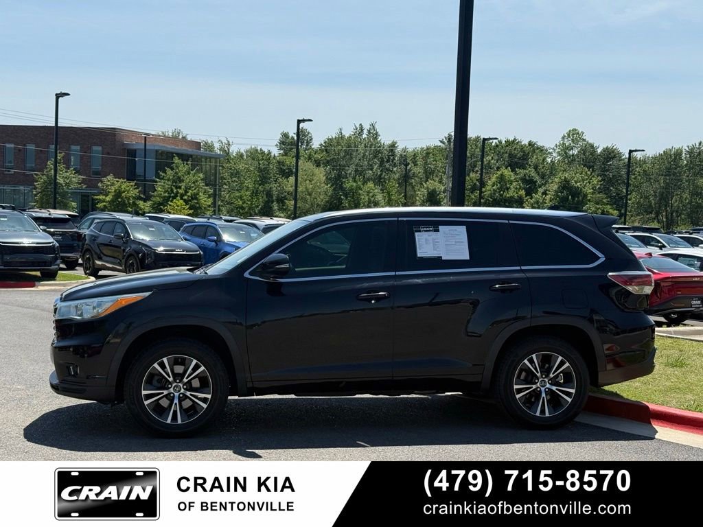 Used 2016 Toyota Highlander XLE FWD image 4