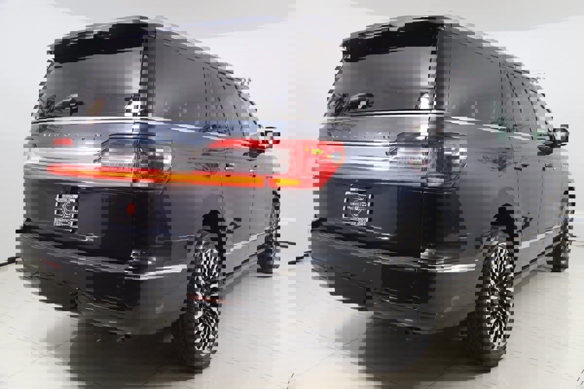 Used 2021 Lincoln Navigator L Black Label AWD/4WD image 3