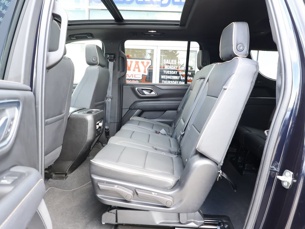 Used 2023 GMC Yukon XL SLT w/ SLT Luxury Package AWD/4WD image 27