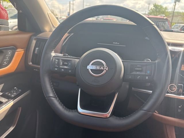 Used 2023 Nissan Pathfinder Platinum w/ Cargo Package AWD/4WD image 12