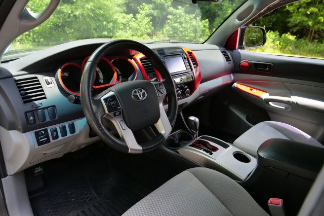 Used 2014 Toyota Tacoma PreRunner w/ SR5 Package RWD image 2