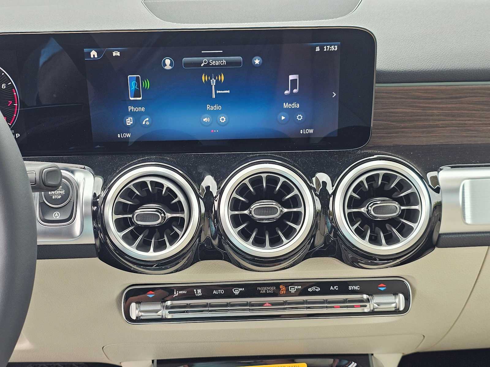 New 2026 Mercedes-Benz GLB 250 image 24