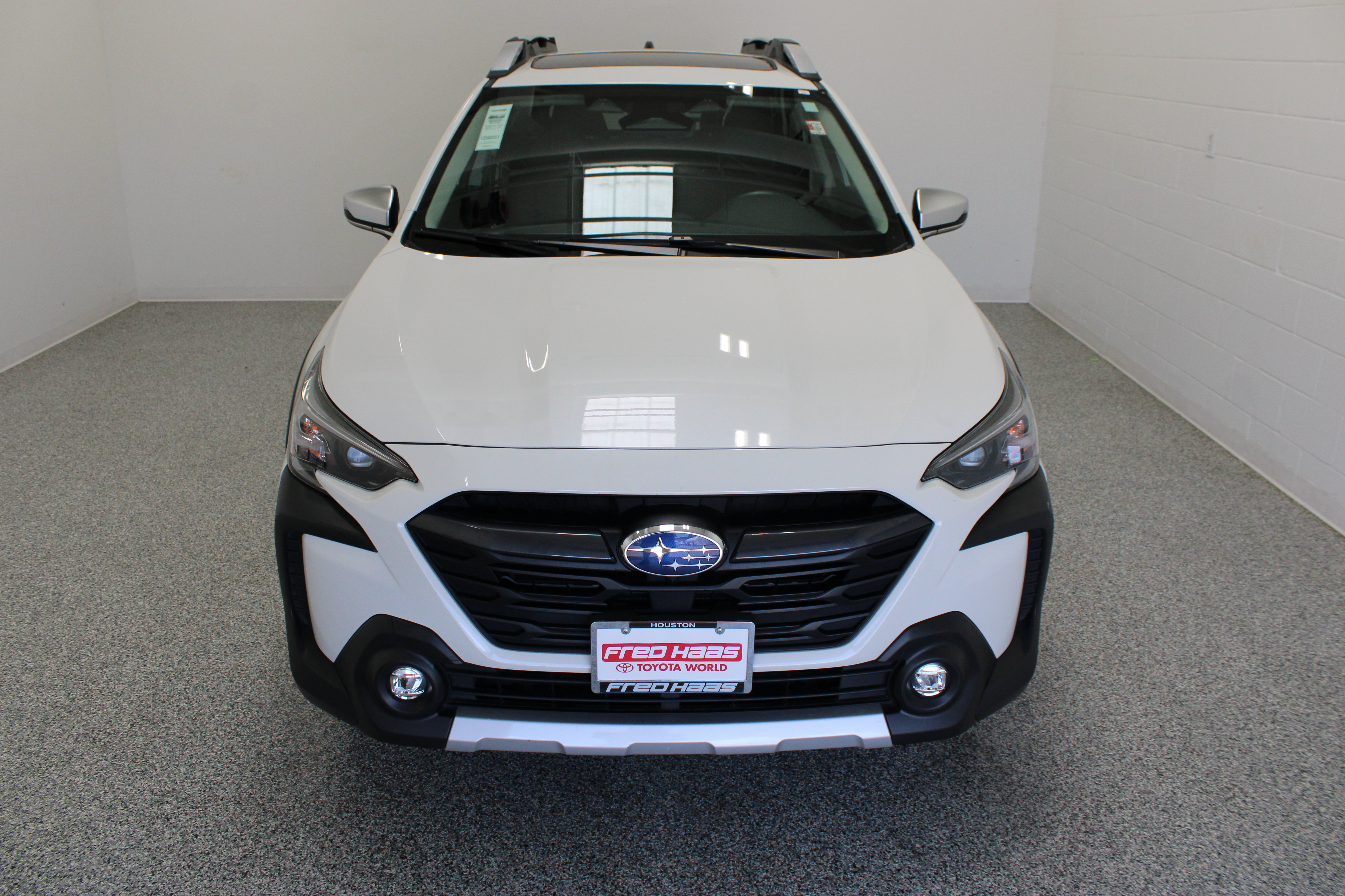 Used 2023 Subaru Outback Touring XT AWD/4WD image 3