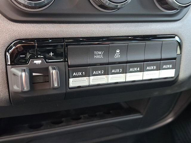 Used 2024 RAM 2500 Tradesman w/ Chrome Appearance Group image 22