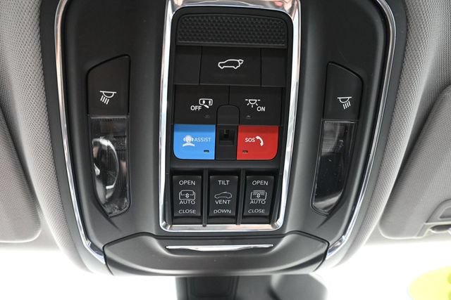 Used 2023 Jeep Grand Cherokee 4WD 4xe image 42