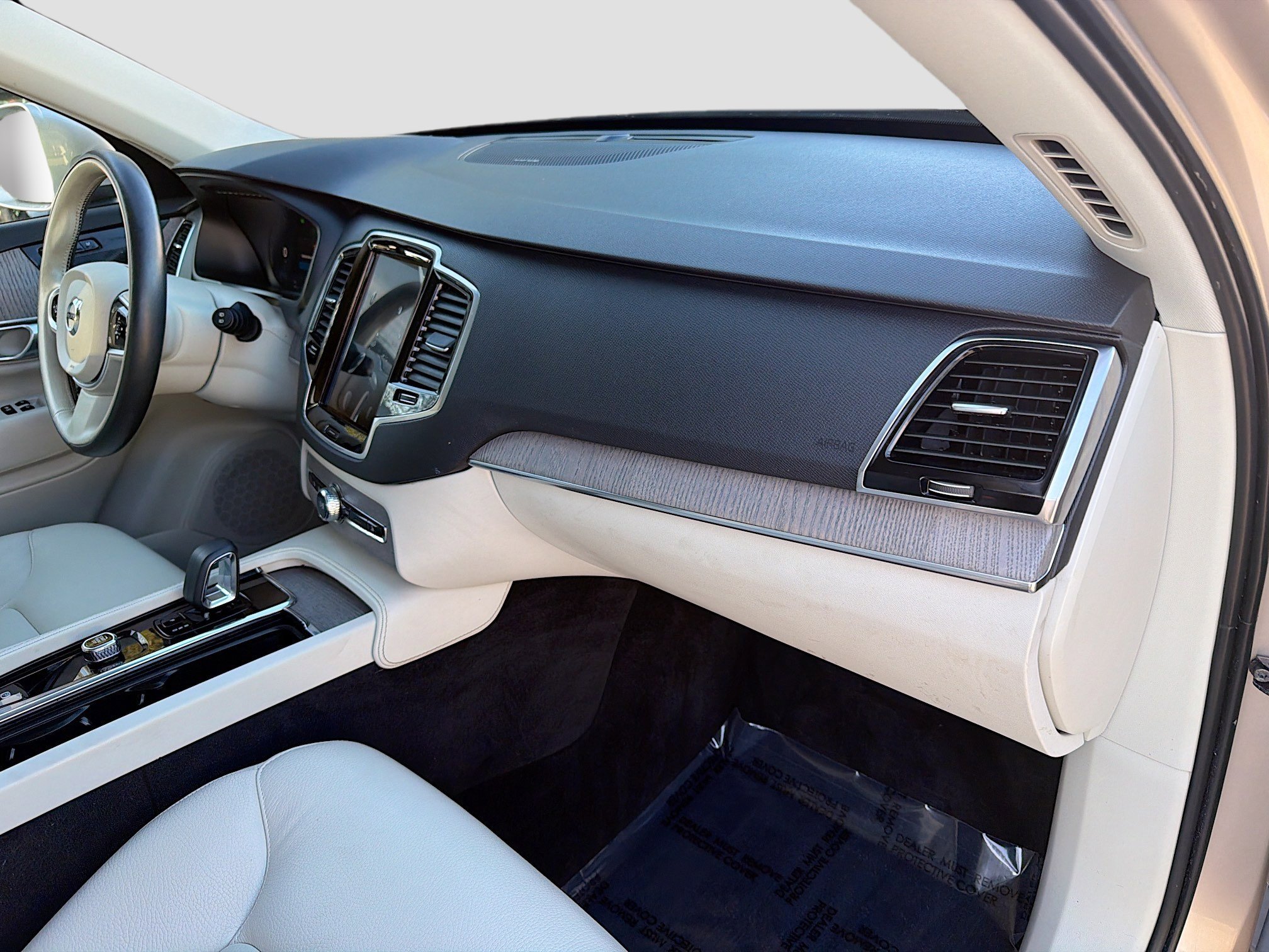 Used 2023 Volvo XC90 B6 Plus w/ Protection Package Premier image 33