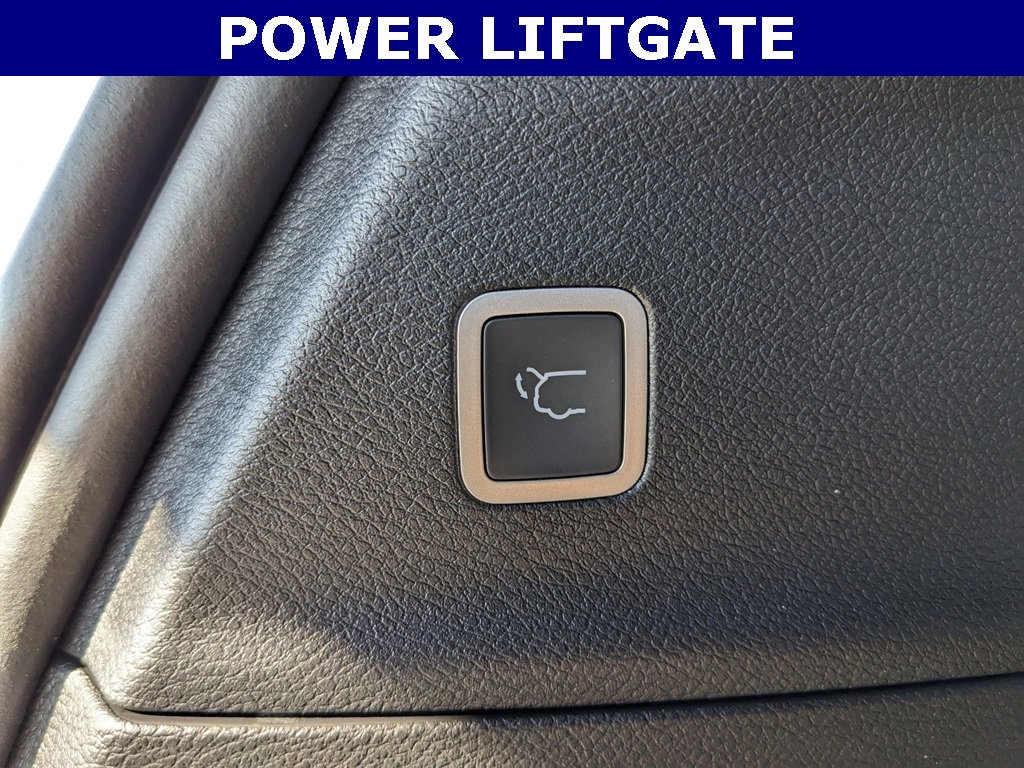 New 2026 Chrysler Voyager LX image 17