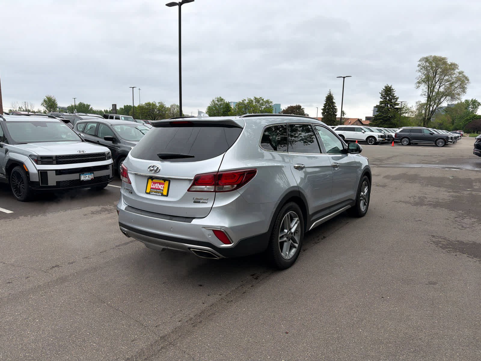 Used 2019 Hyundai Santa Fe XL AWD/4WD image 2