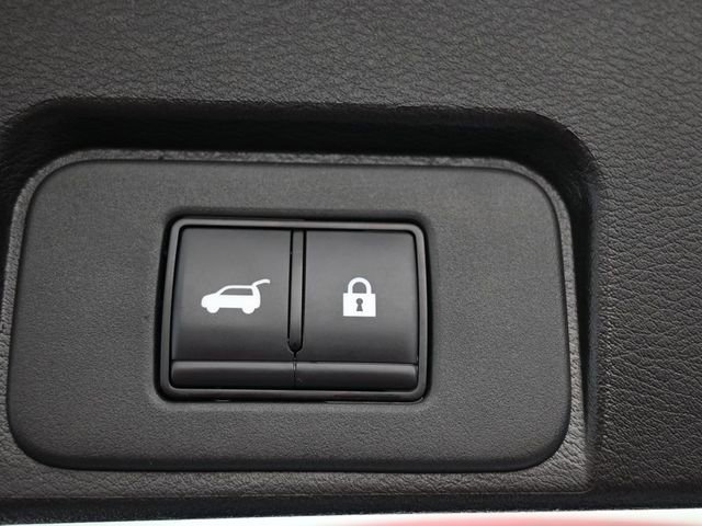 Used 2025 Nissan Rogue SV FWD image 14