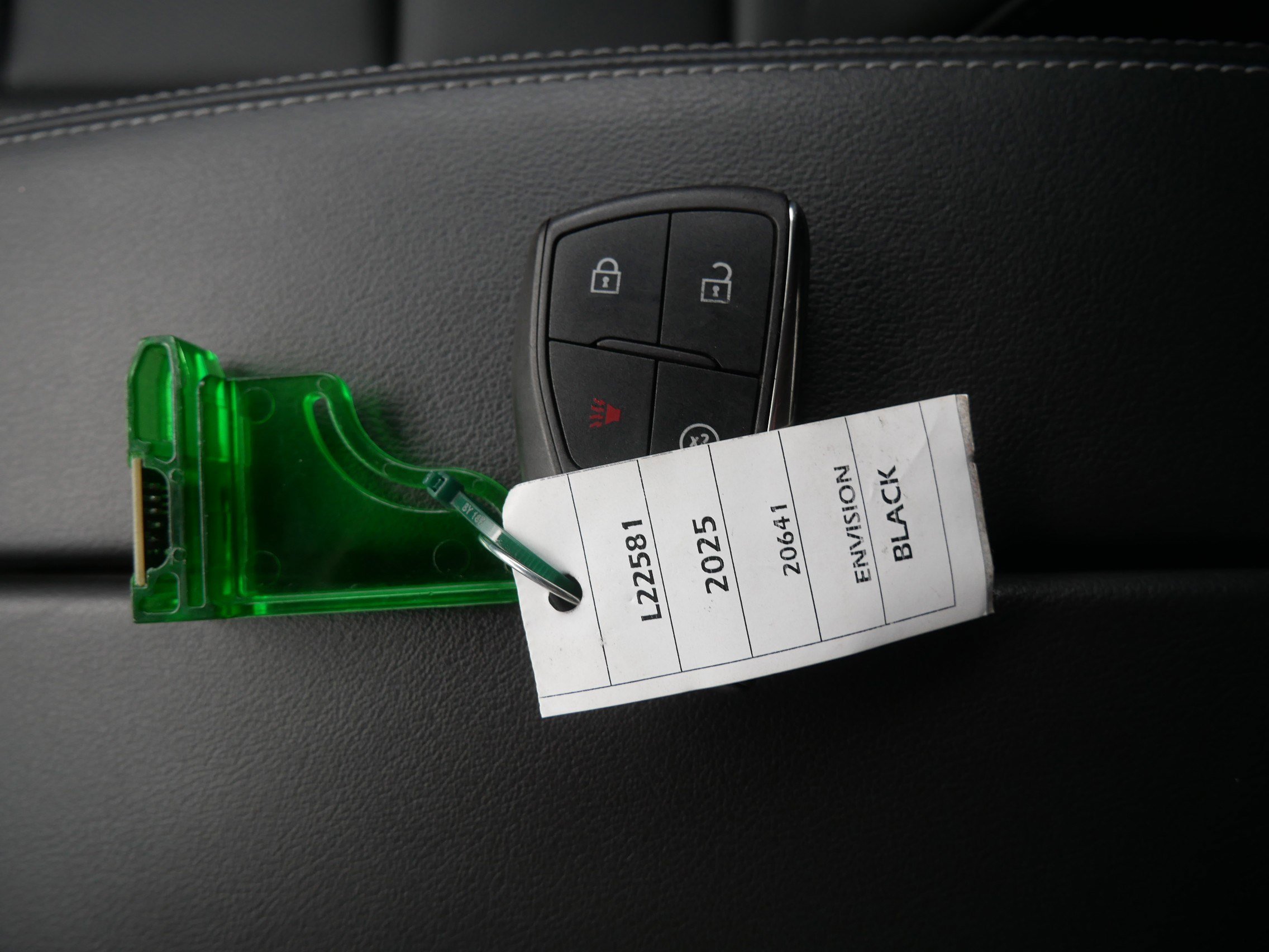 Used 2025 Buick Envision Preferred image 33