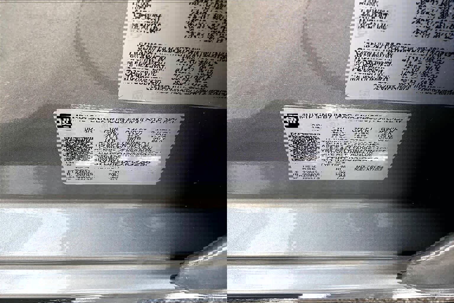 Used 2023 GMC Sierra 1500 SLT w/ SLT Premium Package AWD/4WD image 36