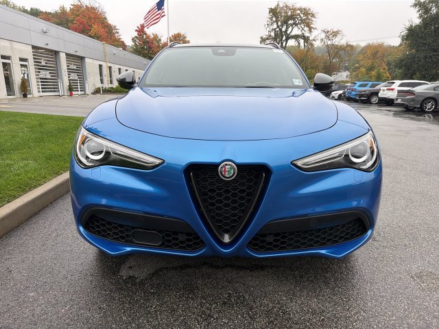 Used 2023 Alfa Romeo Stelvio Estrema AWD/4WD image 3