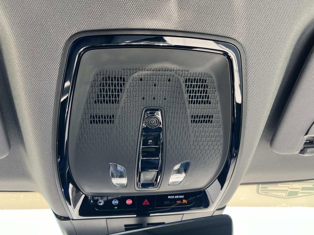 Used 2025 Cadillac Optiq Sport 1 image 34