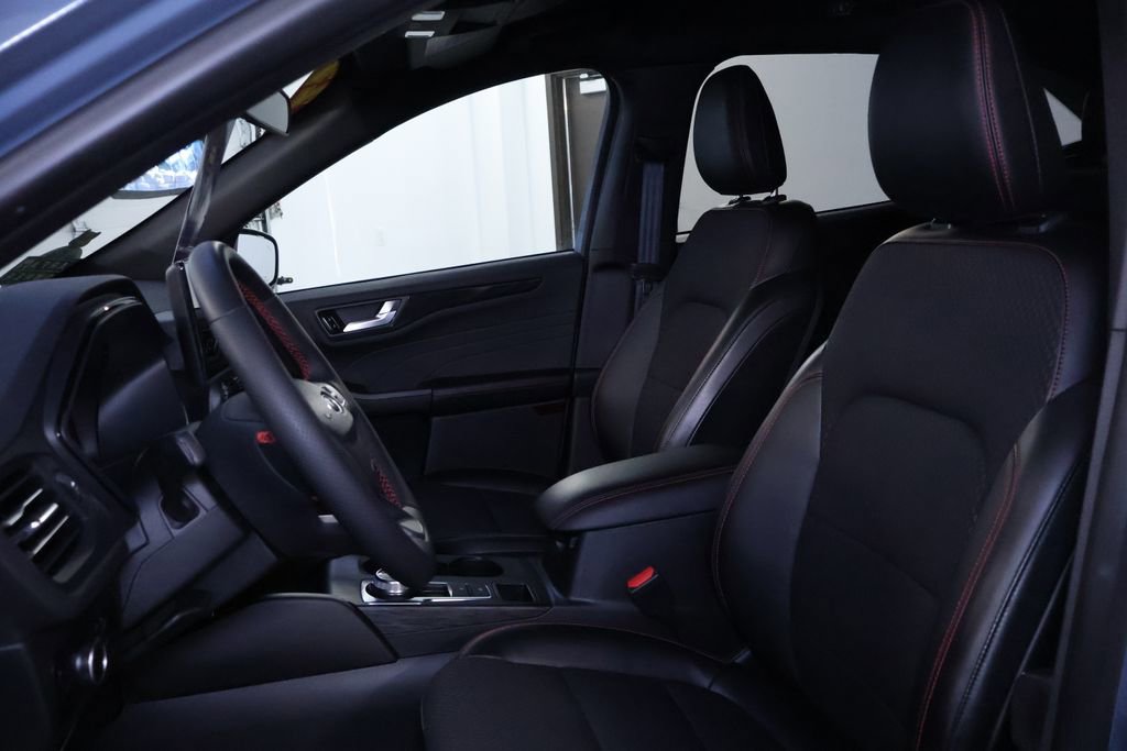 Used 2023 Ford Escape ST-Line w/ Tech Pack #1 image 15