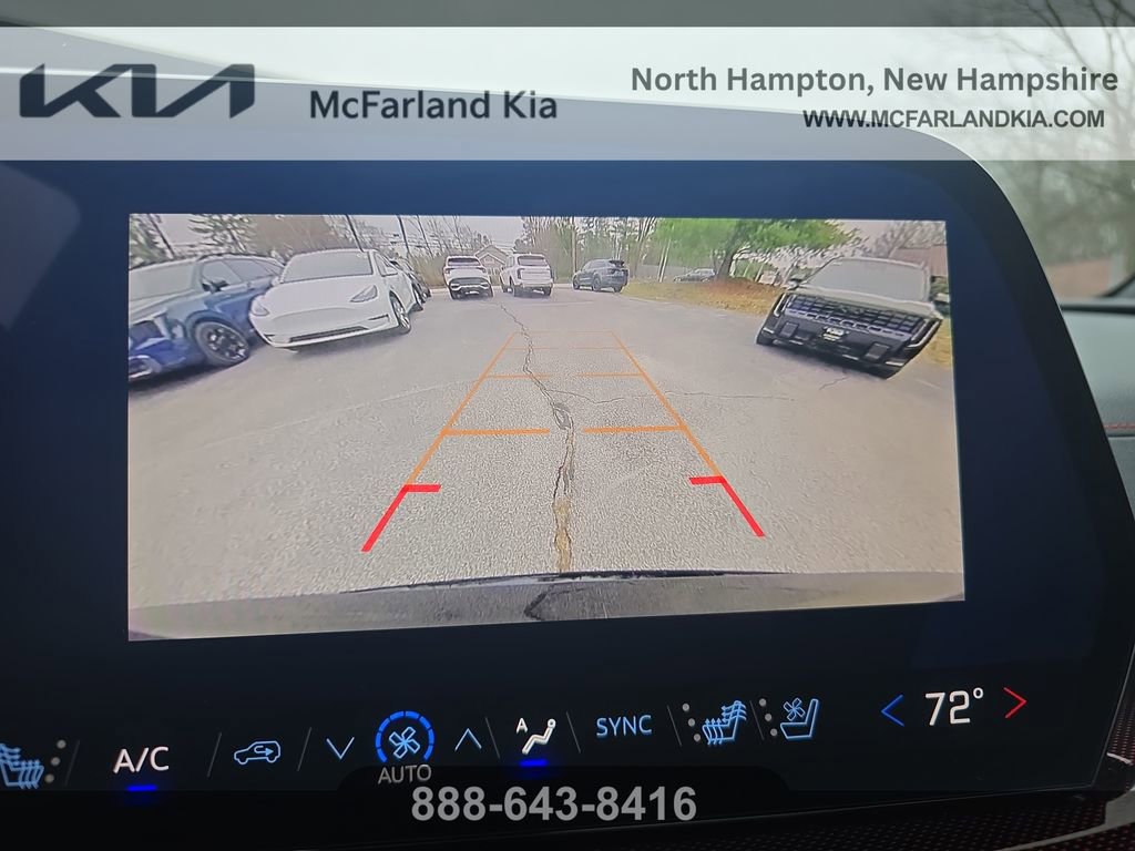 Used 2025 Chevrolet Traverse RS image 21