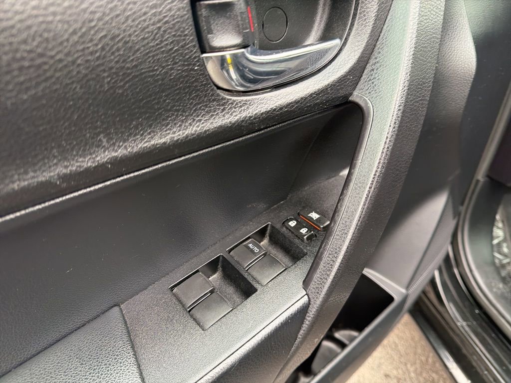 Used 2016 Toyota Corolla S image 18