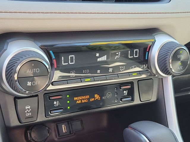 Used 2021 Toyota RAV4 Limited w/ Limited Grade Weather Package FWD image 29