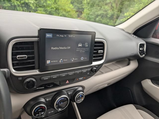 Used 2023 Hyundai Venue SEL w/ Cargo Package FWD image 21