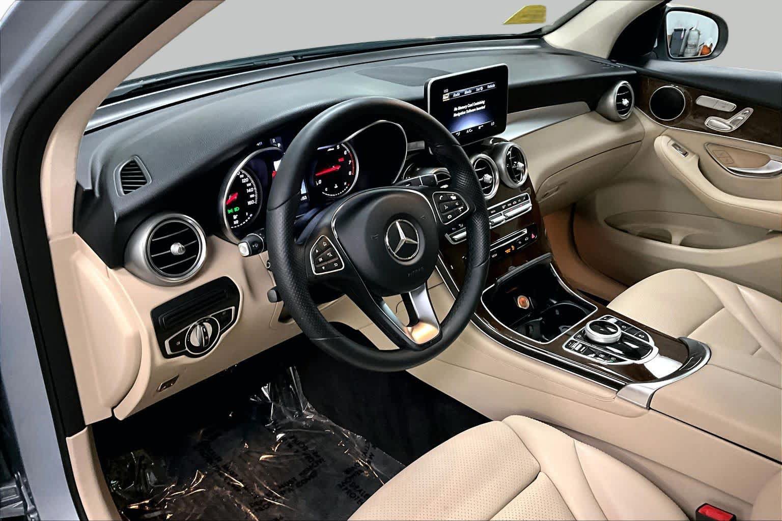 Used 2018 Mercedes-Benz GLC 300 4MATIC image 18