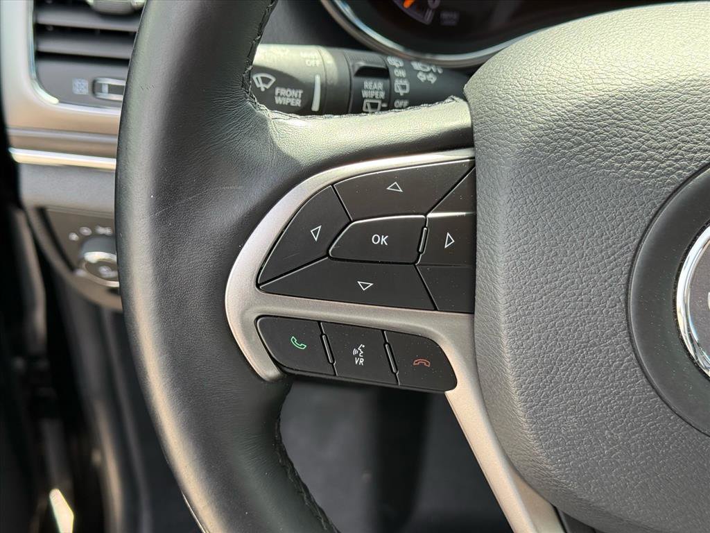 Used 2019 Jeep Grand Cherokee Limited w/ Luxury Group II image 24
