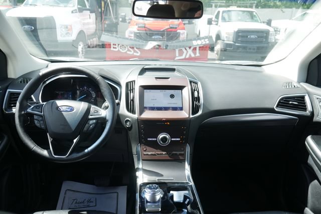Used 2020 Ford Edge Titanium AWD/4WD image 5