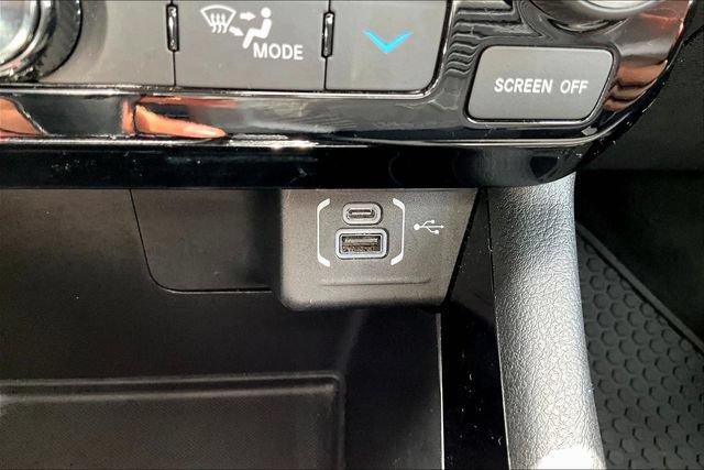 Used 2025 Jeep Compass Trailhawk AWD/4WD image 16