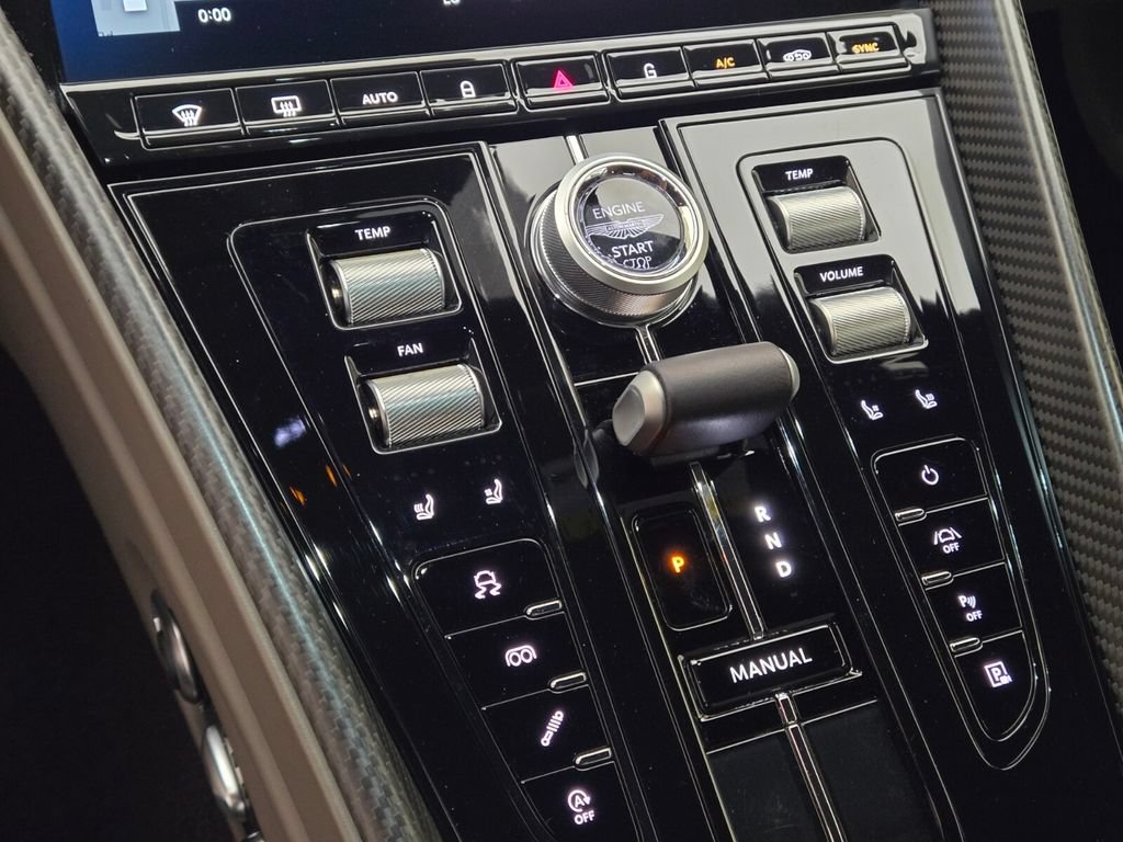 Used 2024 Aston Martin DB12 Coupe RWD image 38