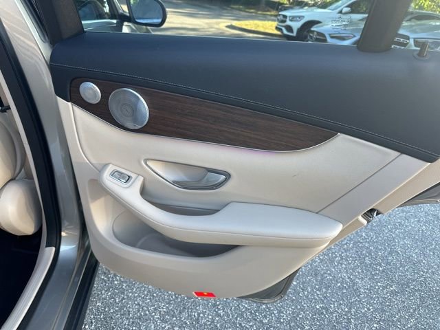 Used 2020 Mercedes-Benz GLC 300 4MATIC image 16