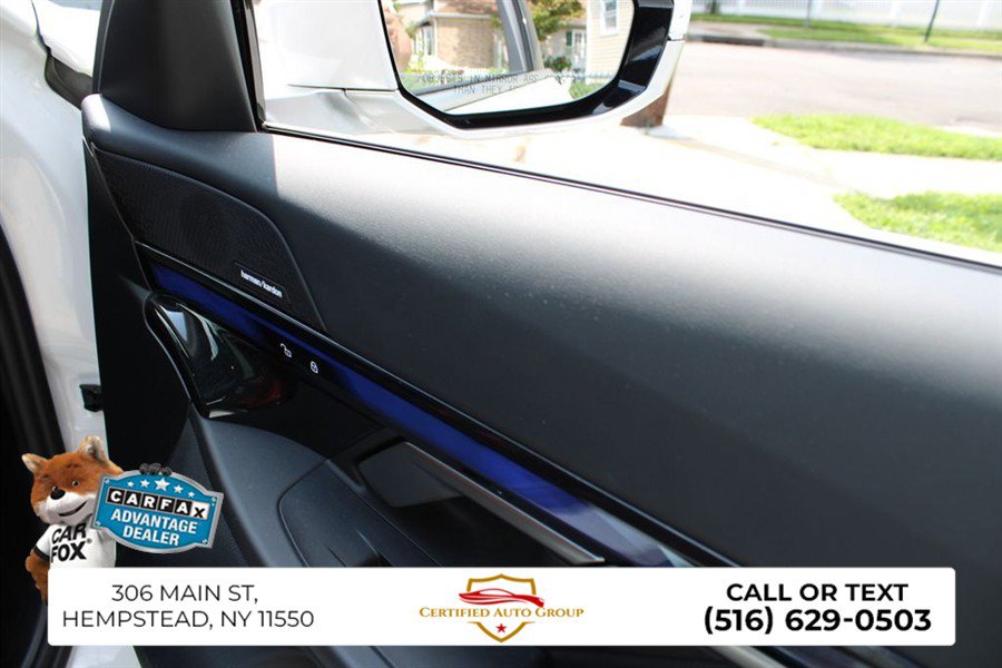 Used 2024 BMW 540i xDrive AWD/4WD image 22