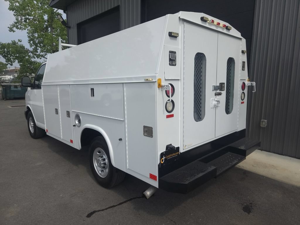 Used 2019 Chevrolet Express 3500 RWD image 3