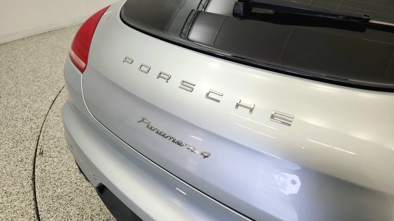 Used 2015 Porsche Panamera 4 AWD/4WD image 38