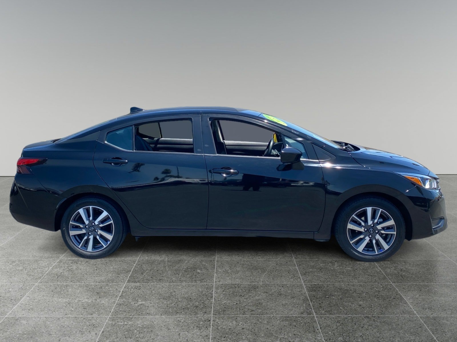 Used 2023 Nissan Versa SV FWD image 6
