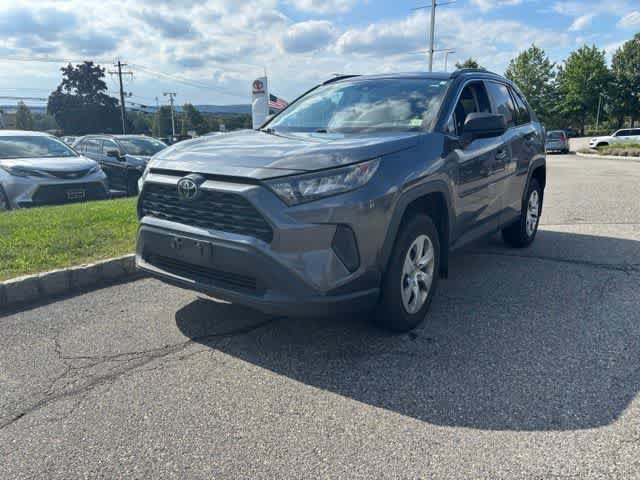 Used 2019 Toyota RAV4 LE AWD/4WD video 1