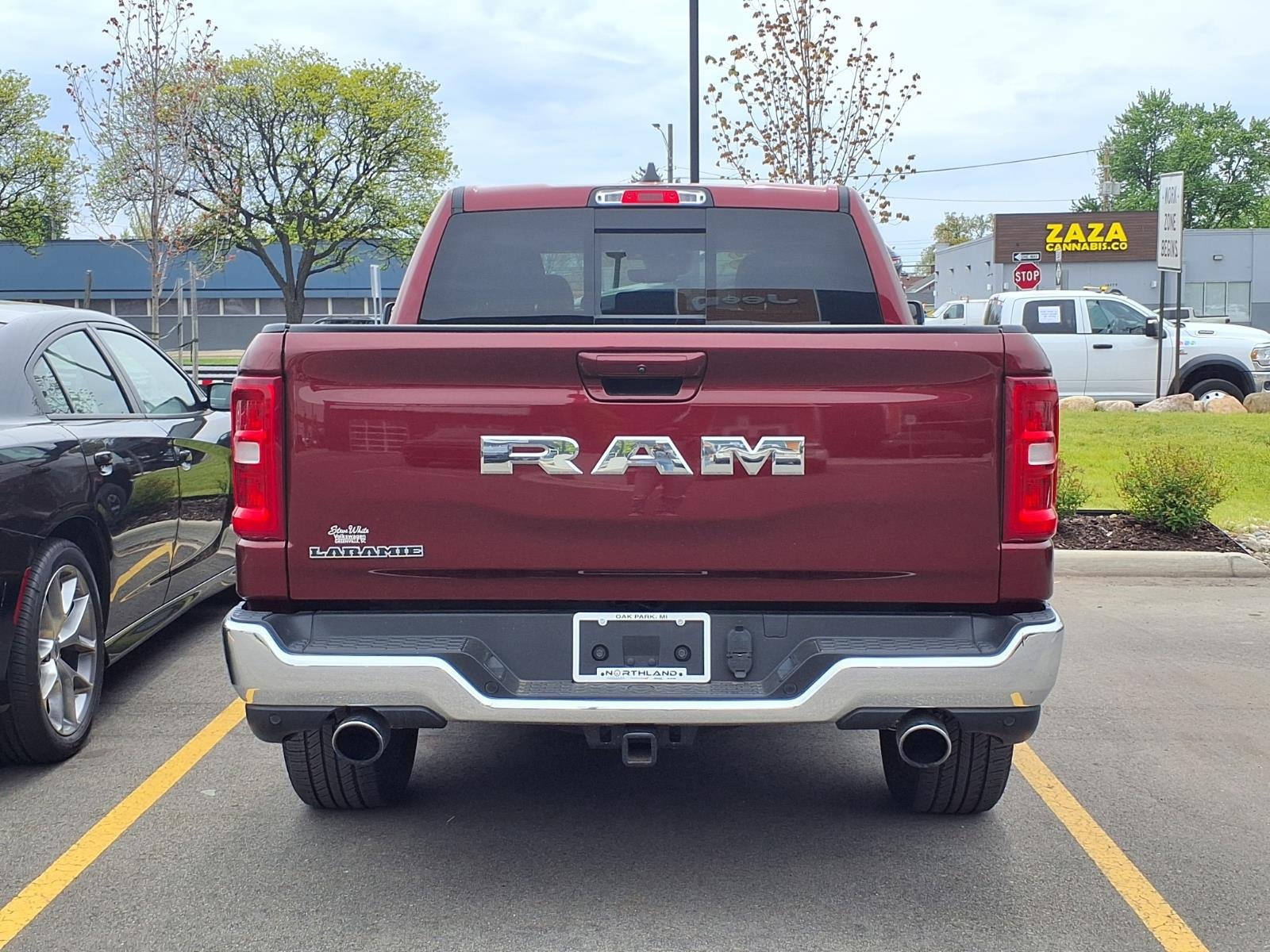 Used 2025 RAM 1500 Laramie AWD/4WD image 22