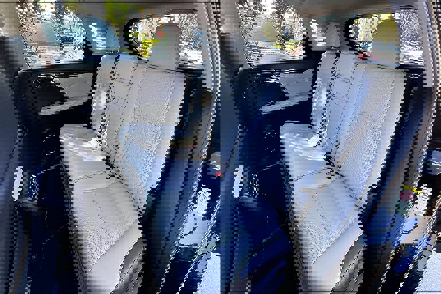 Used 2018 Lexus RX 450h AWD w/ Premium Package image 21