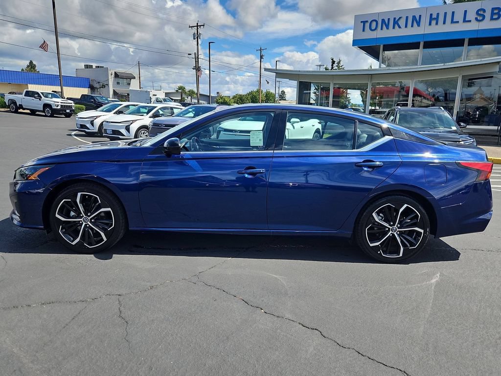 Used 2024 Nissan Altima 2.5 SR FWD image 3