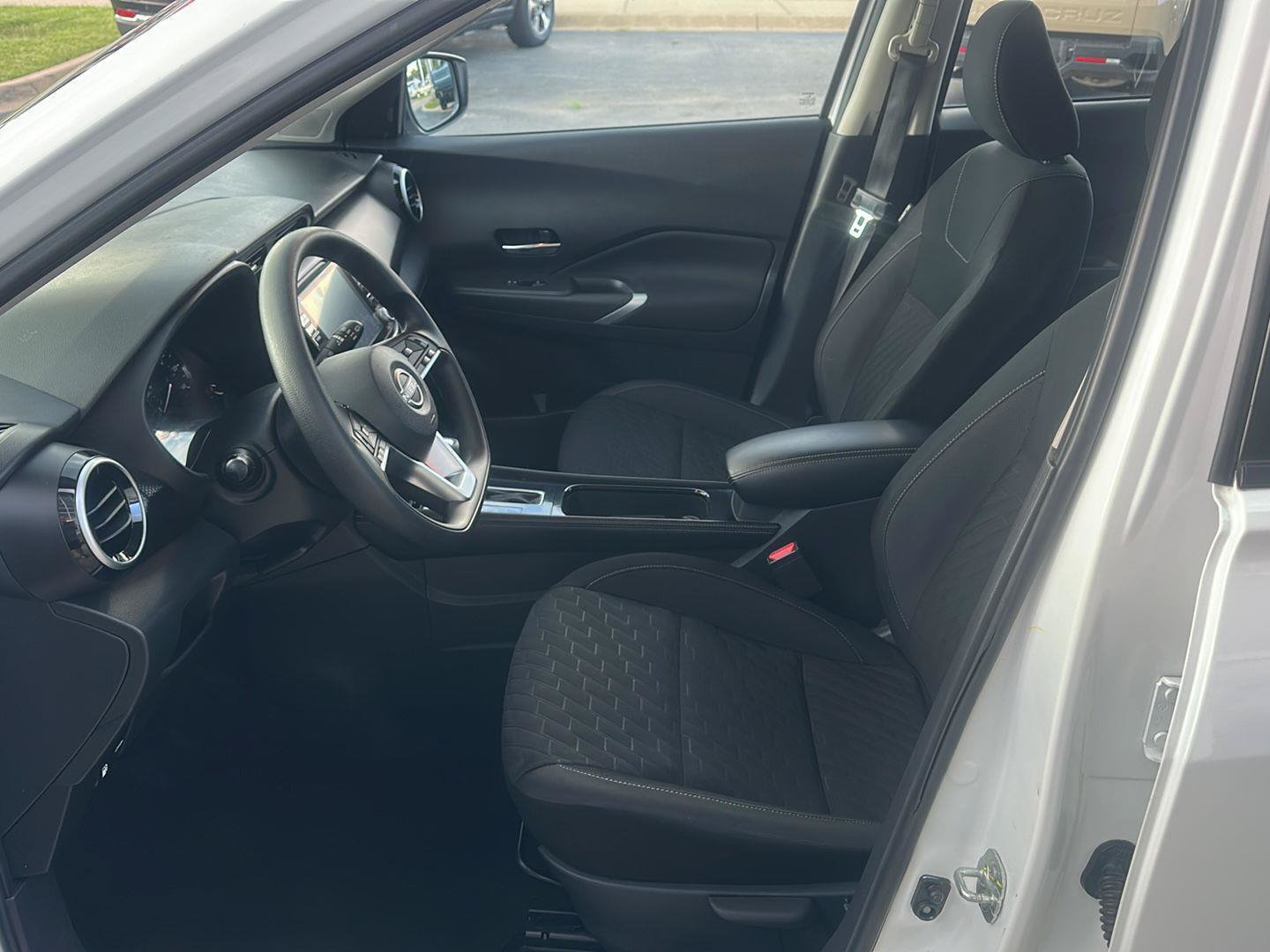 Used 2024 Nissan Kicks SV FWD image 19