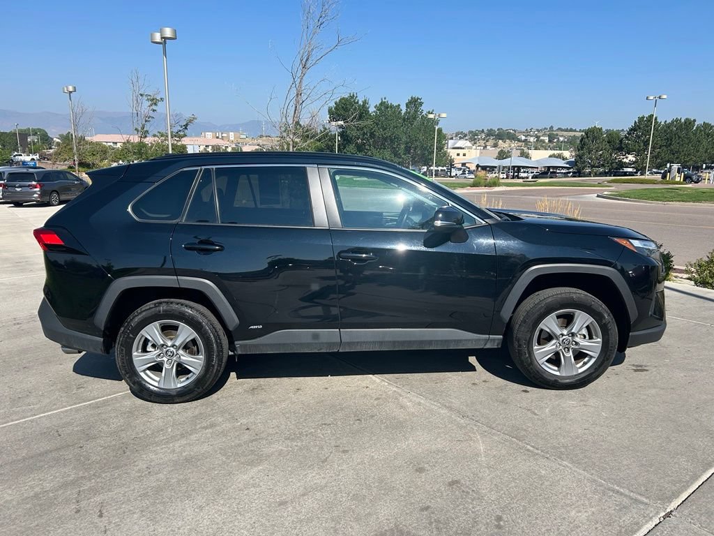 Used 2025 Toyota RAV4 XLE AWD/4WD image 9