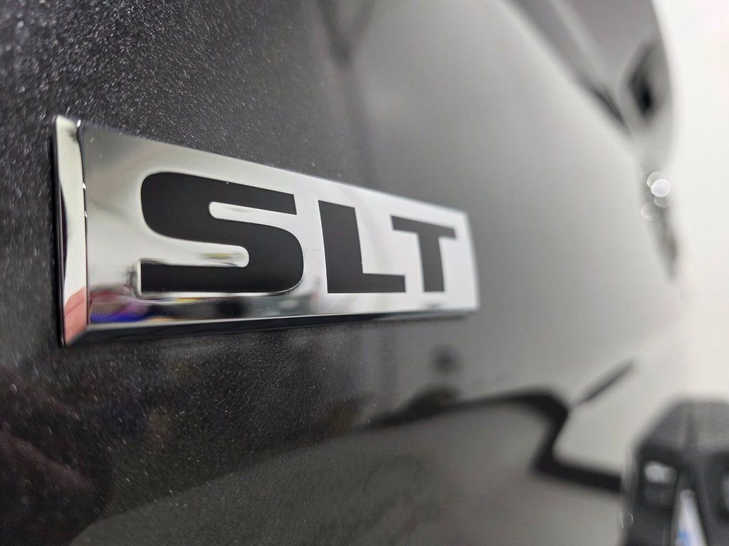 Used 2022 RAM 1500 Classic SLT image 35